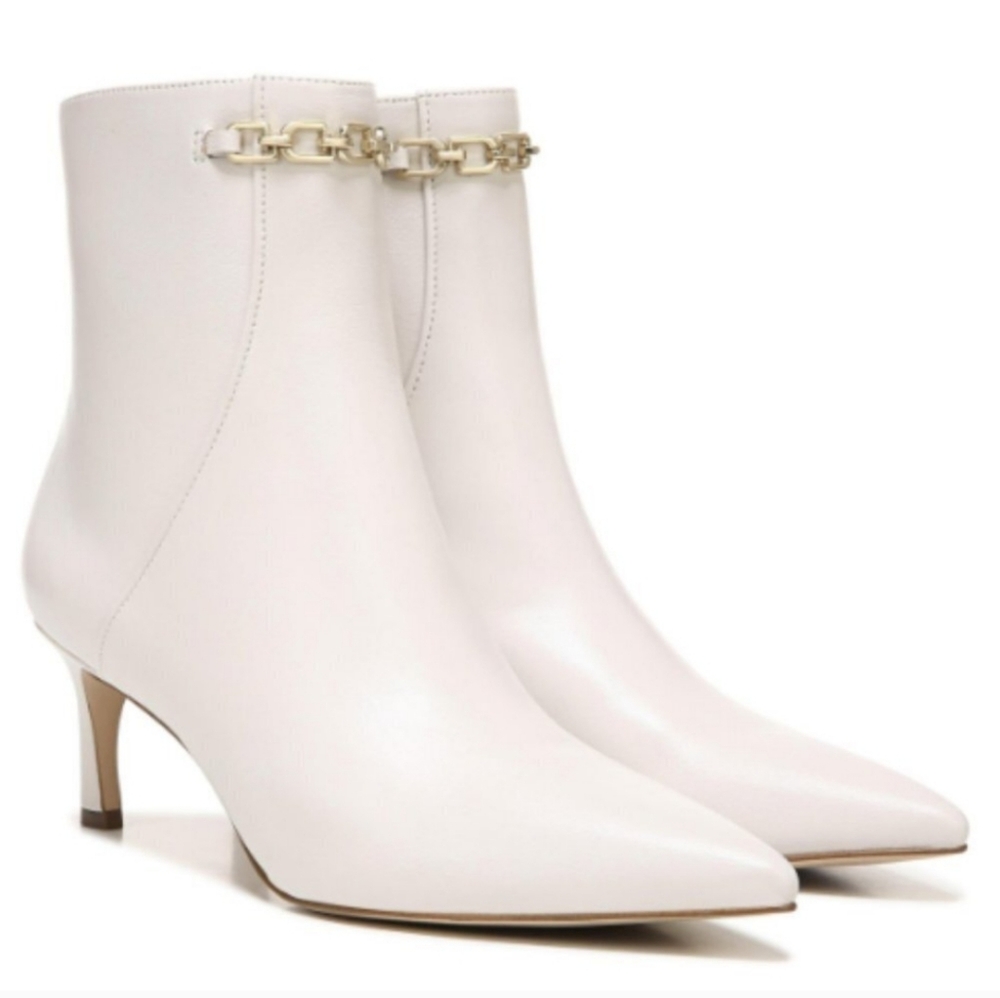 NEW Womens Ivory Ankle Boot Size 7 Narrow